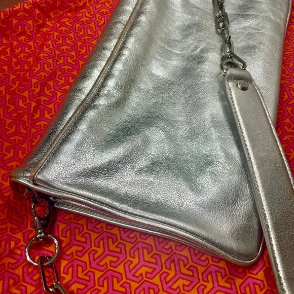 Tory Burch Metallic Reva Silver Clutch - Picture 11 of 14